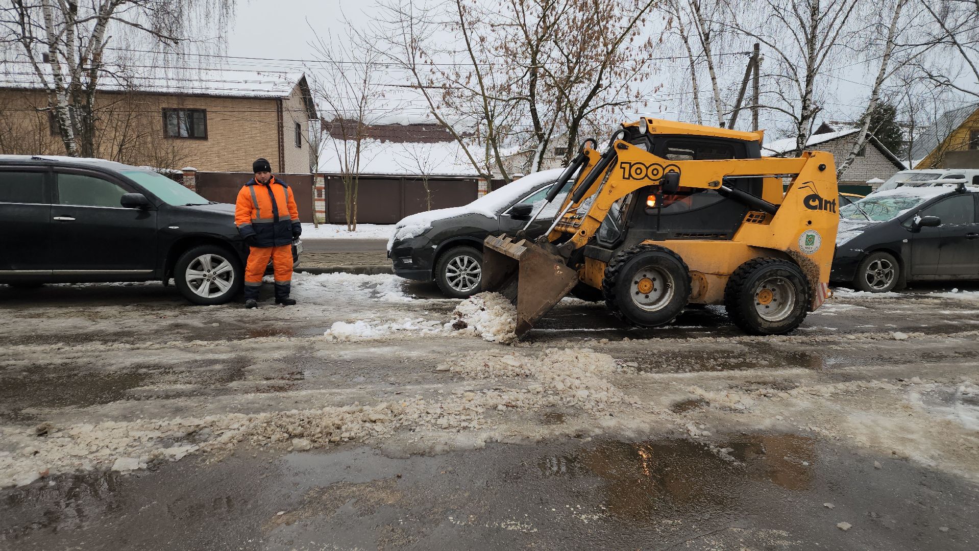 вертикалки, пушкино, наледь, коммунальное предприятие, уборка льда, техника, рабочие, благоустройство,