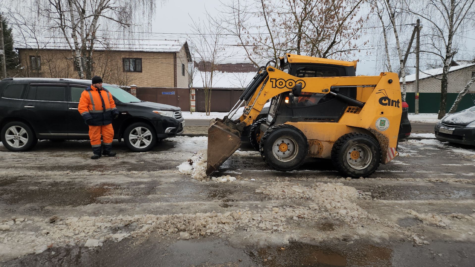 вертикалки, пушкино, наледь, коммунальное предприятие, уборка льда, техника, рабочие, благоустройство,