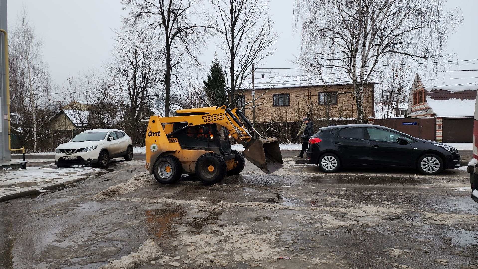 вертикалки, пушкино, наледь, коммунальное предприятие, уборка льда, техника, рабочие, благоустройство,