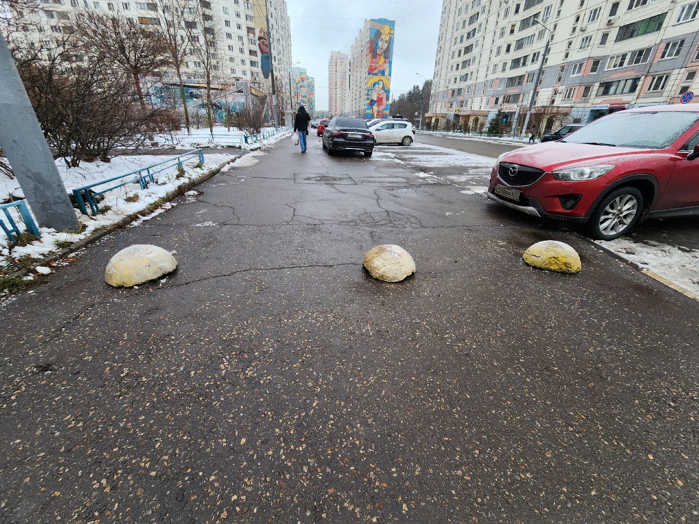 Одинцово, трехгорка, парковка, противопарковочные полусферы, вертикалка, вертикальное видео, гибдд,