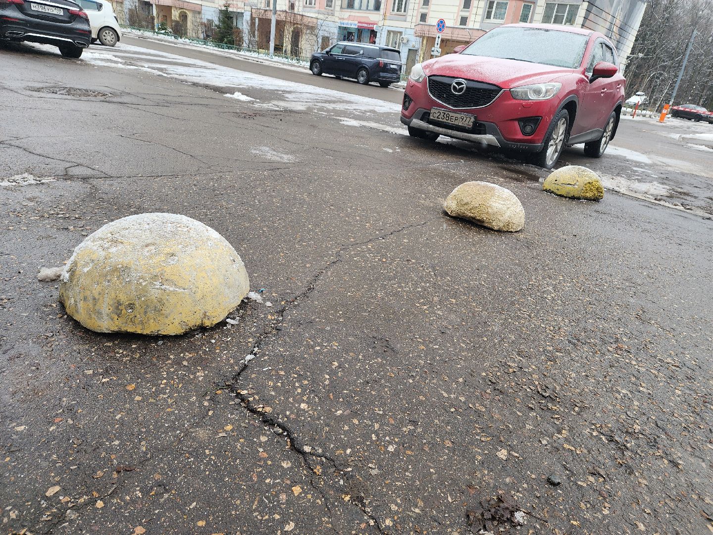 Одинцово, трехгорка, парковка, противопарковочные полусферы, вертикалка, вертикальное видео, гибдд,