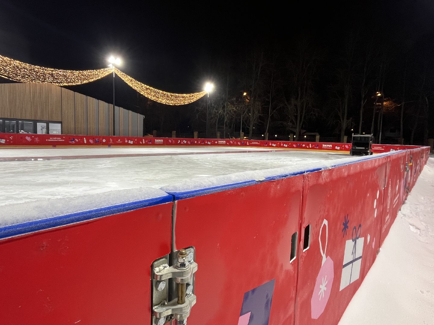 вертикальное видео, наро-фоминск, наро-фоминский городской округ, центральный парк наро-фоминска, каток в парке,«Зима в Подмосковье»,вертикалка