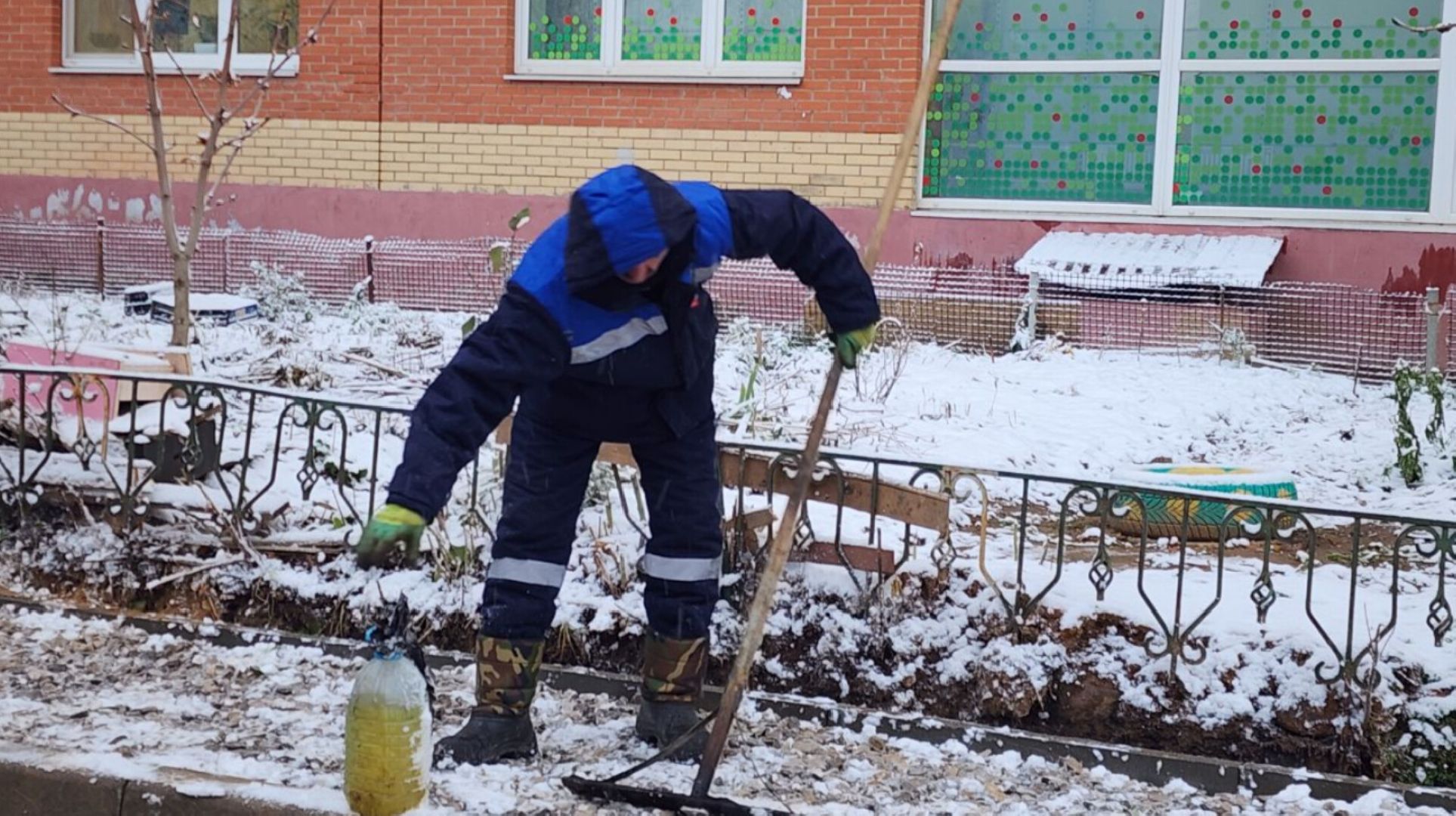 Звенигород, ЖКХ, Уборка города от снега, вертикалка, вертикальное видео