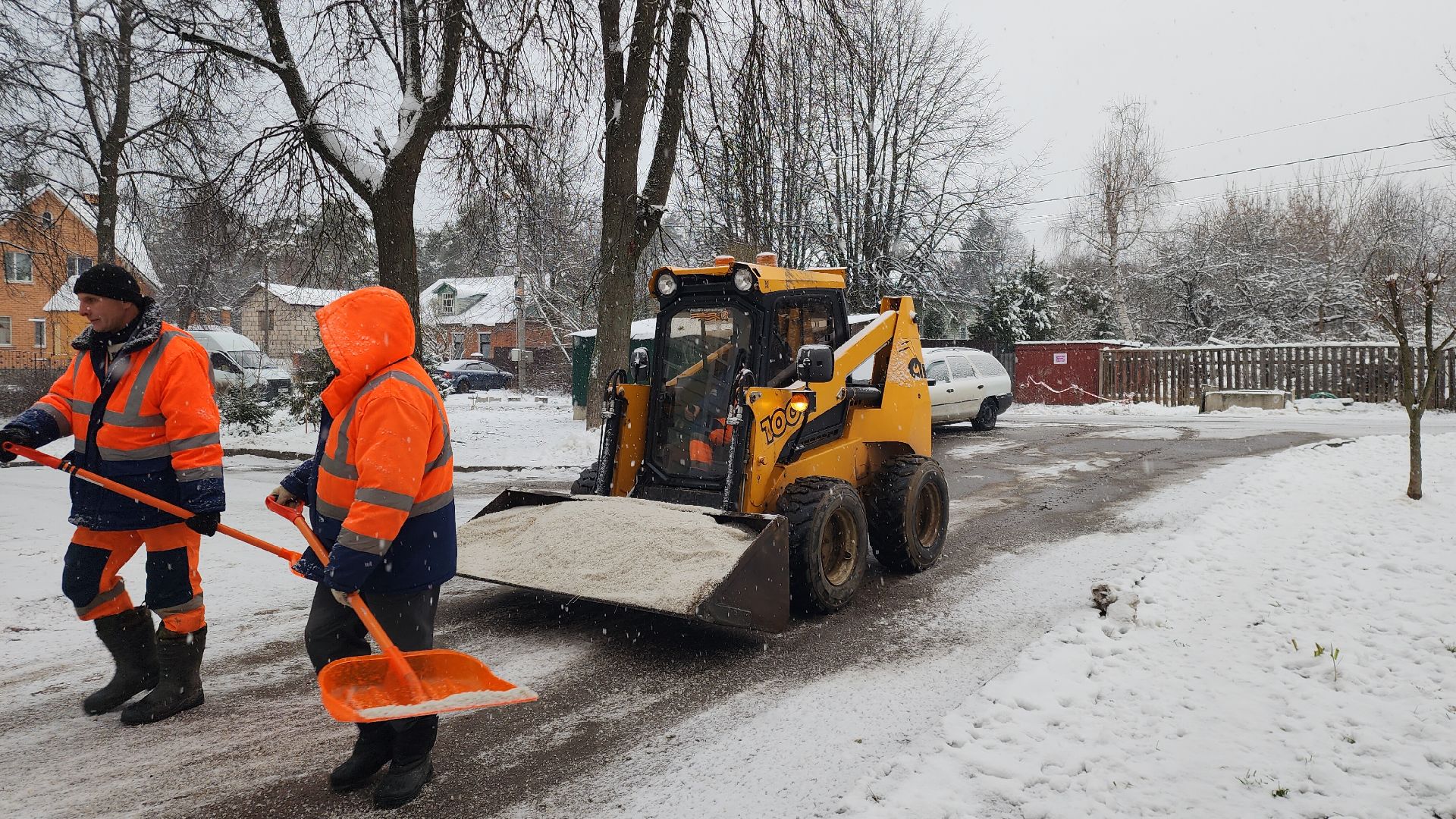 Звенигород, ЖКХ, Уборка города от снега, вертикалка, вертикальное видео