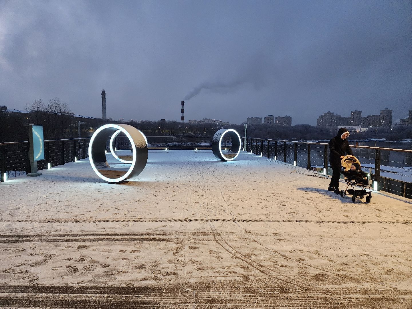 раменское, благоустройство, смотровая площадка с видом на озеро на площади победы, вертикалки,