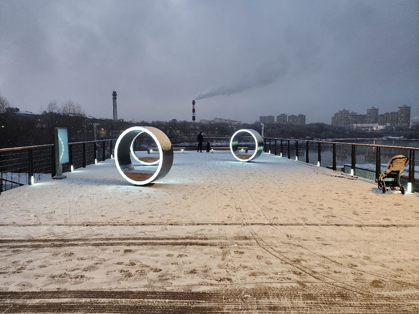 раменское, благоустройство, смотровая площадка с видом на озеро на площади победы, вертикалки,