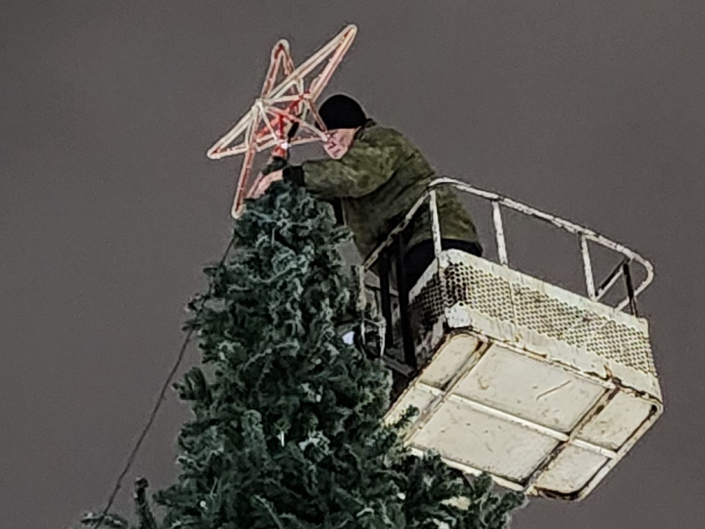 фрязино, зима в подмомсковье, ёлка, украшение города, новый год, вертикалки,