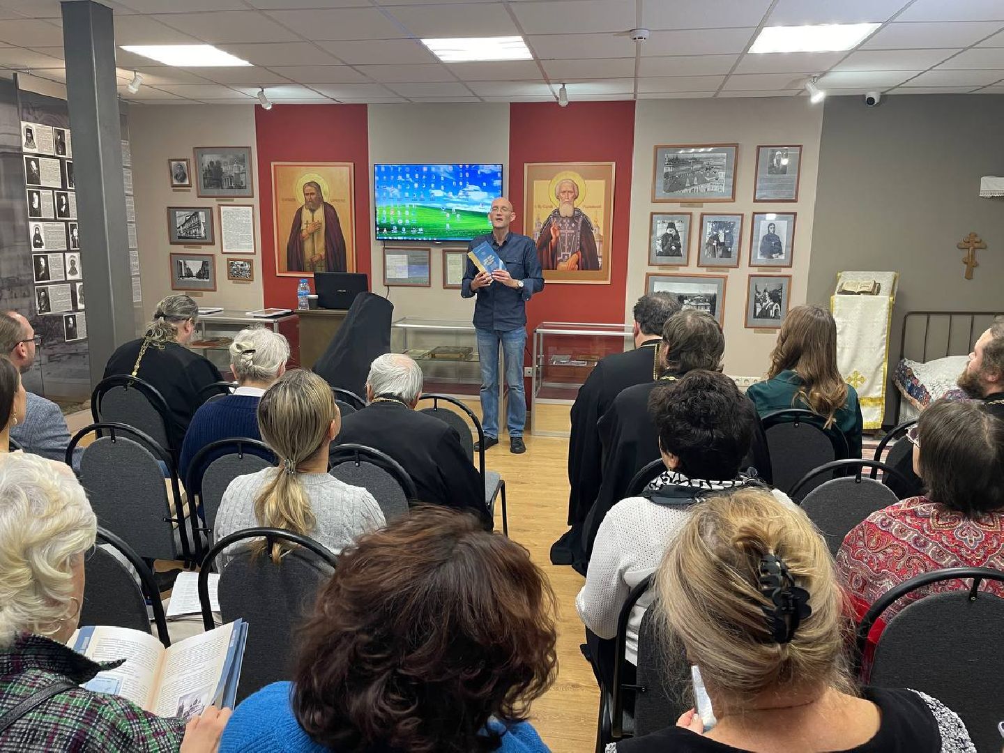 дмитров, музей дмитровский кремль, дом епископа серафима, вертикалки,