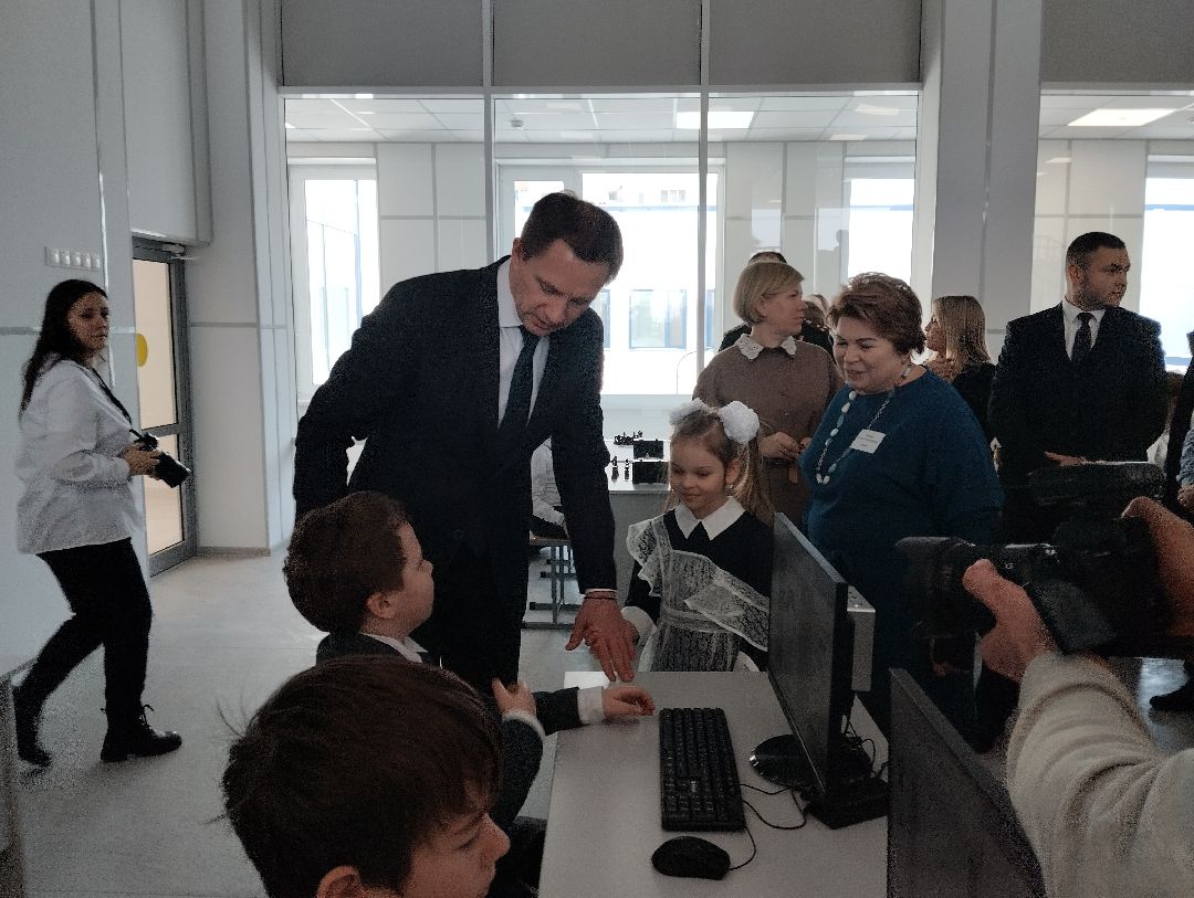 Школа, учеба, строительство