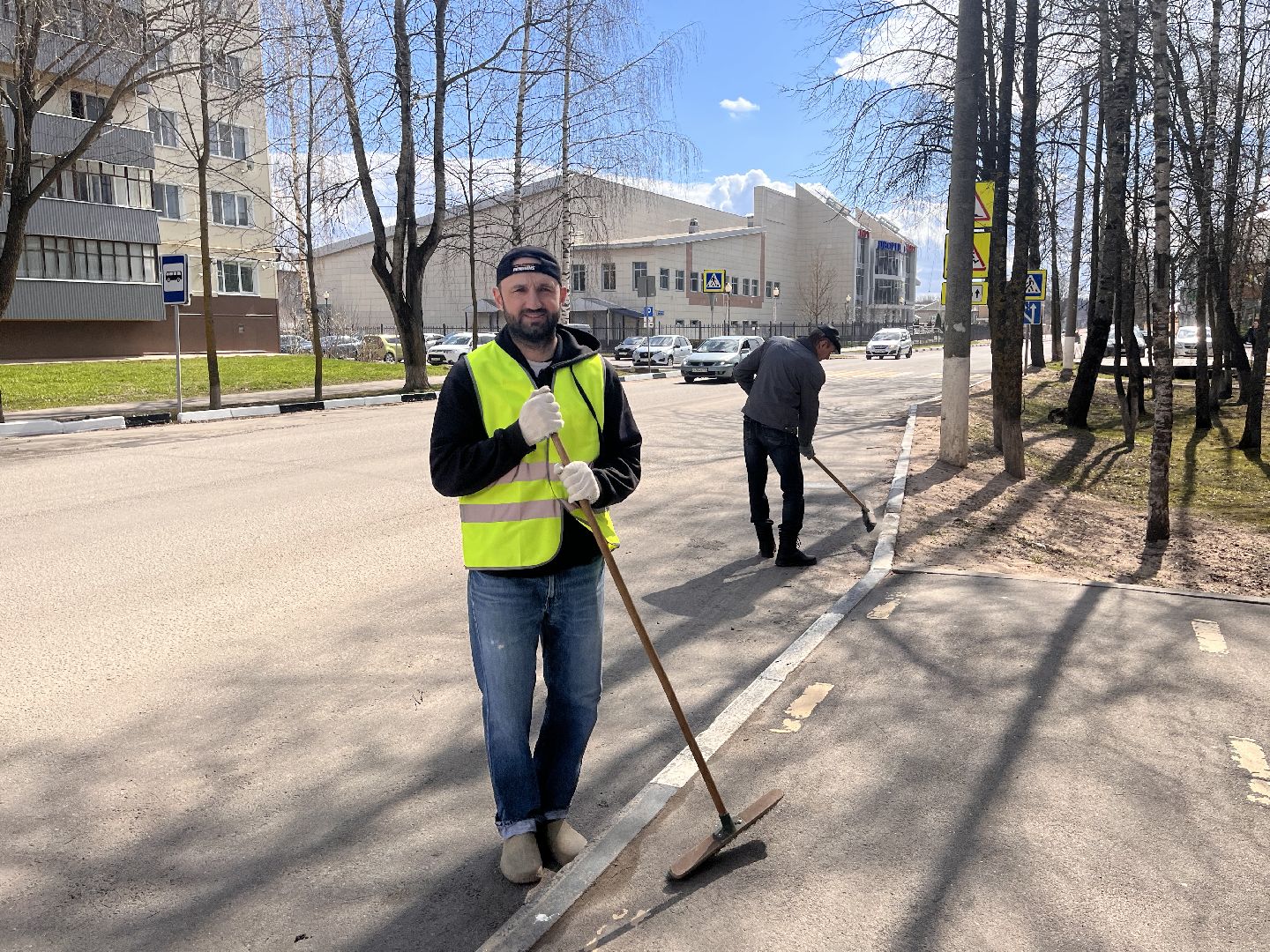 Шаховская, субботник, покраска
