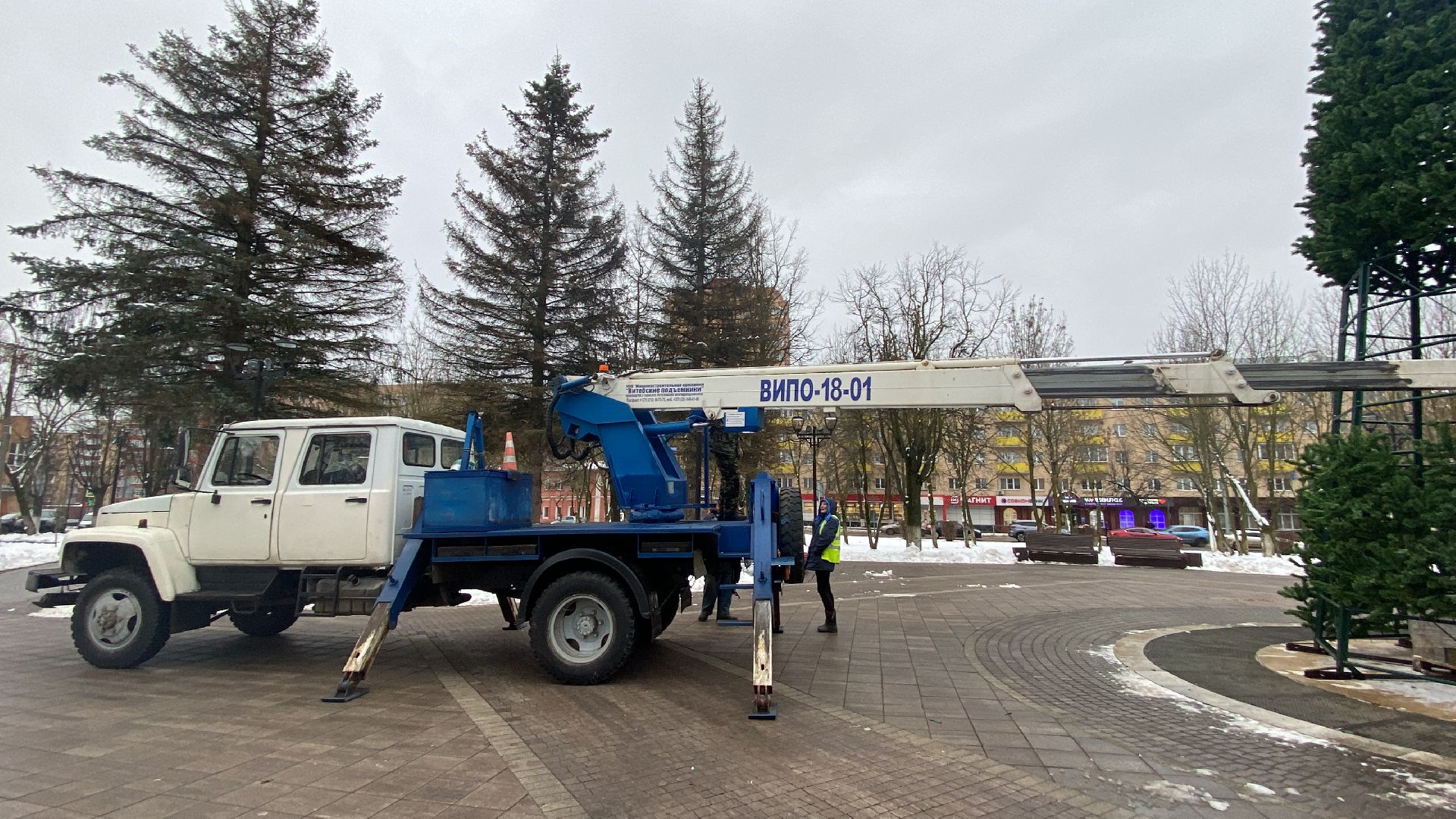 Елка, Украшение города, Новый год, вертикалки,