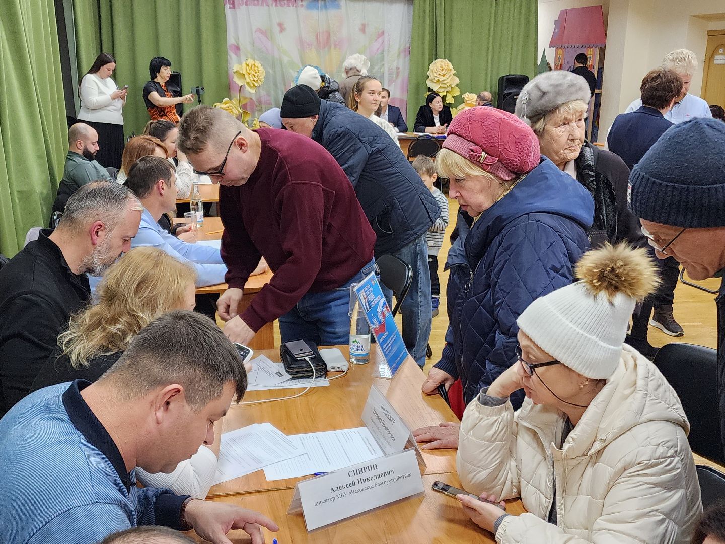 Чехов, деревня Манушкино, выездная администрация, обращения граждан, встреча с жителями, дорожный ремонт, содержание дорог, капитальный ремонт проезда, уборка, чистка снега,
