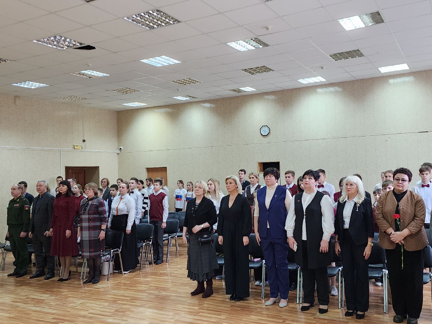 серпухов, подмосковье, парта героя, гимназия 1, память,