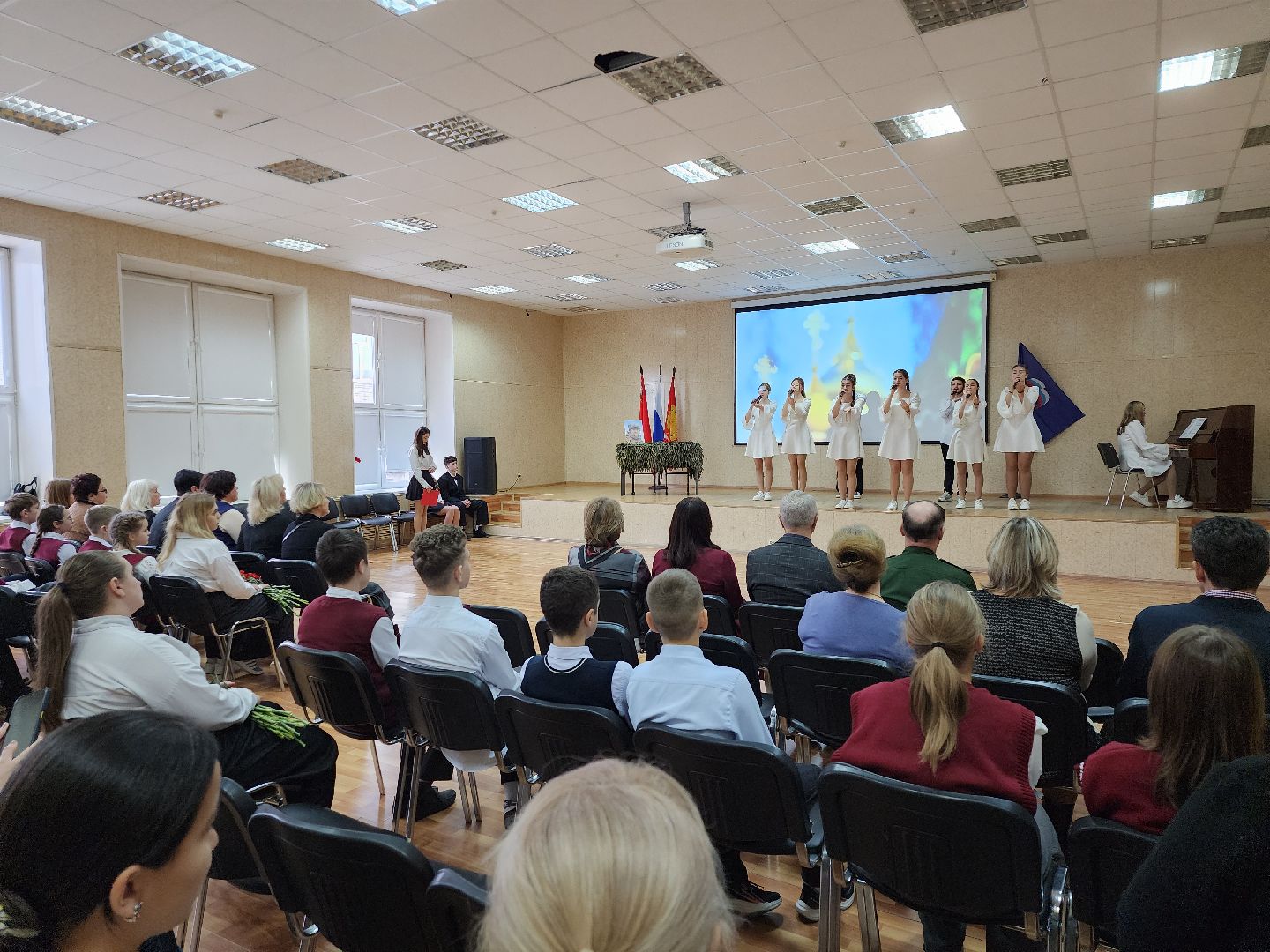 серпухов, подмосковье, парта героя, гимназия 1, память,