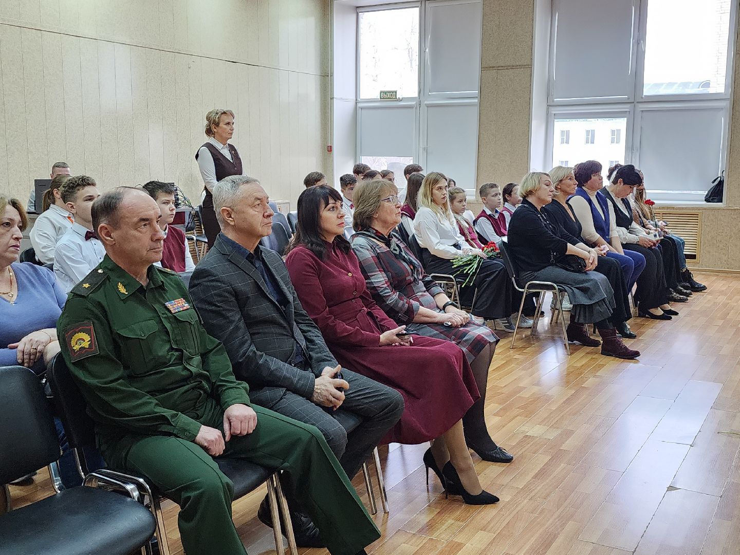 серпухов, подмосковье, парта героя, гимназия 1, память,