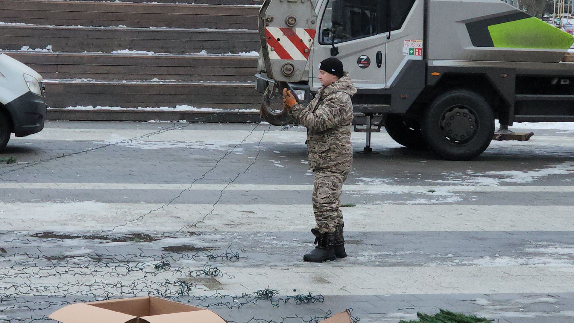 Установка елки, Городской парк, Лобня, вертикалки,