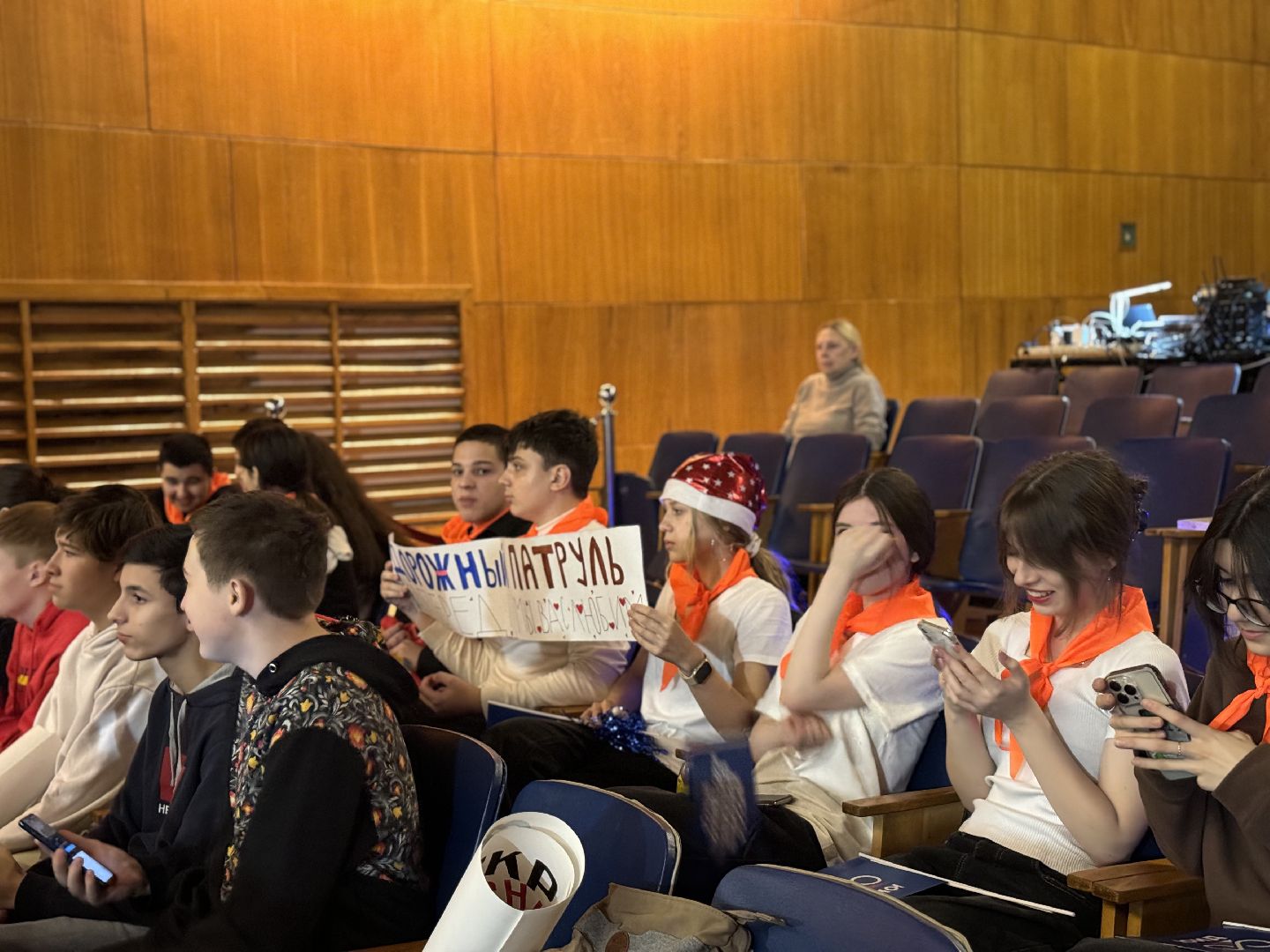 конкурса по профилактике дорожно-транспортного травматизма и безопасности дорожного движения, Выставка Умный пешеход, кинотеатр искра, центр детского творчества импульс,