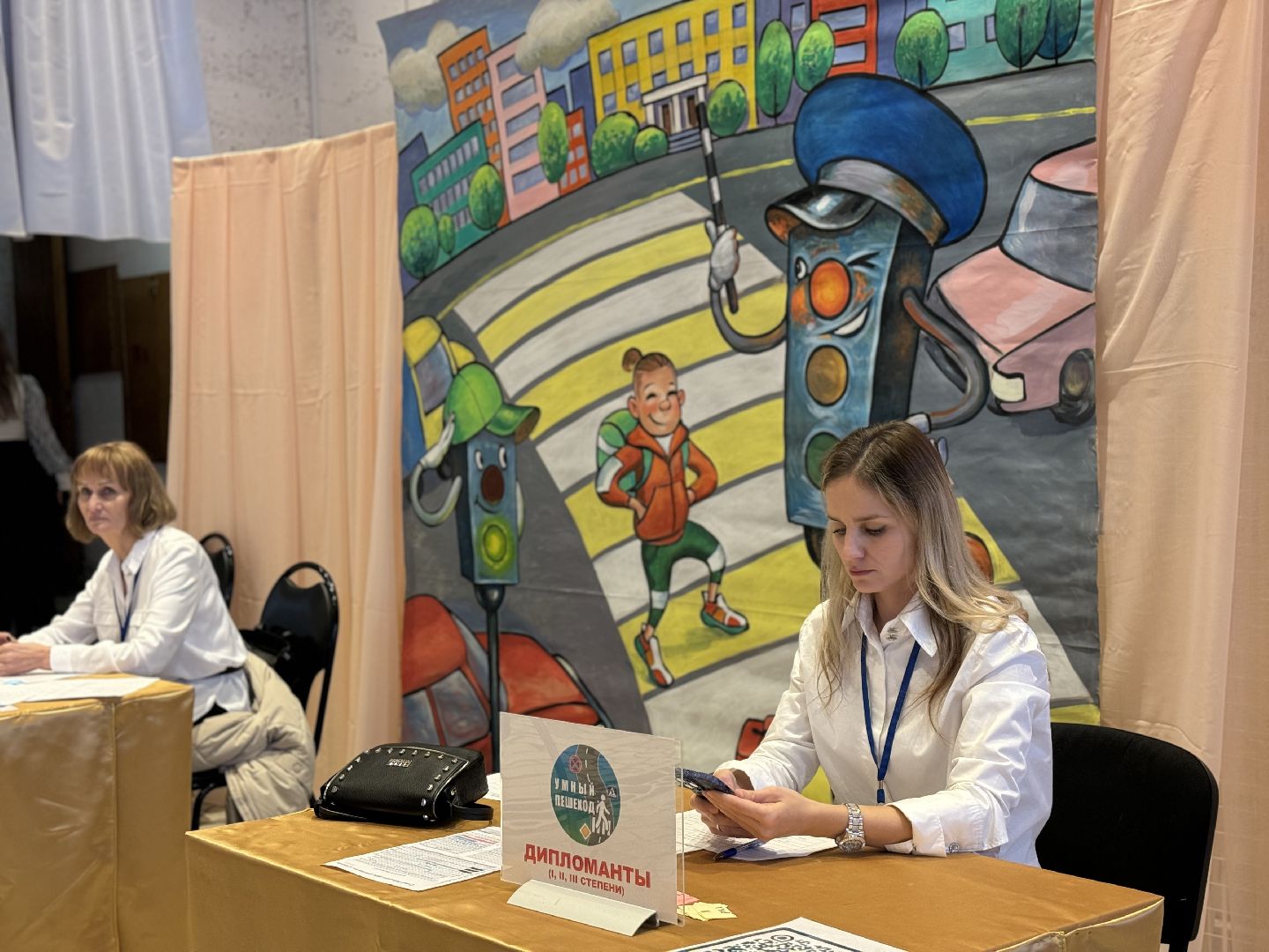 конкурса по профилактике дорожно-транспортного травматизма и безопасности дорожного движения, Выставка Умный пешеход, кинотеатр искра, центр детского творчества импульс,