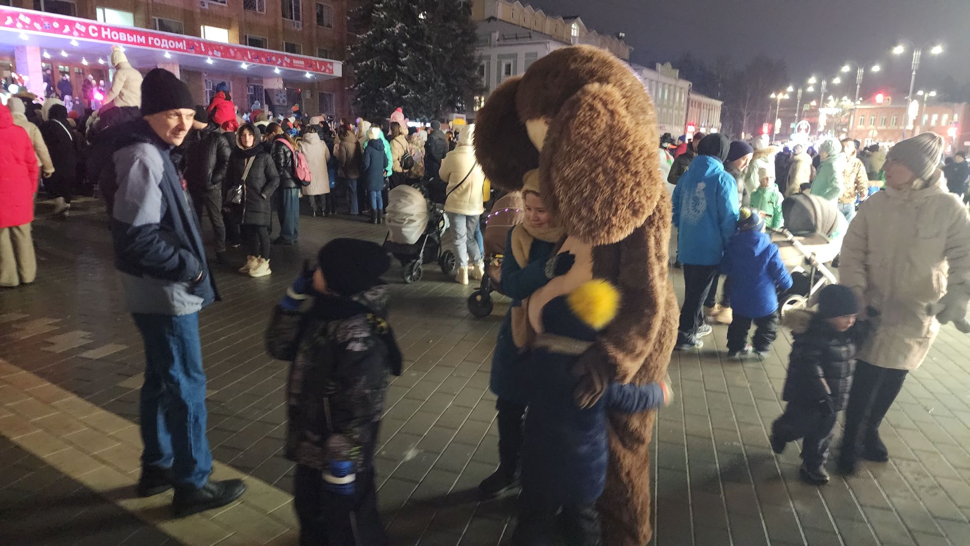 волоколамск, ёлка, зима в подмосковье, зажжение елки,