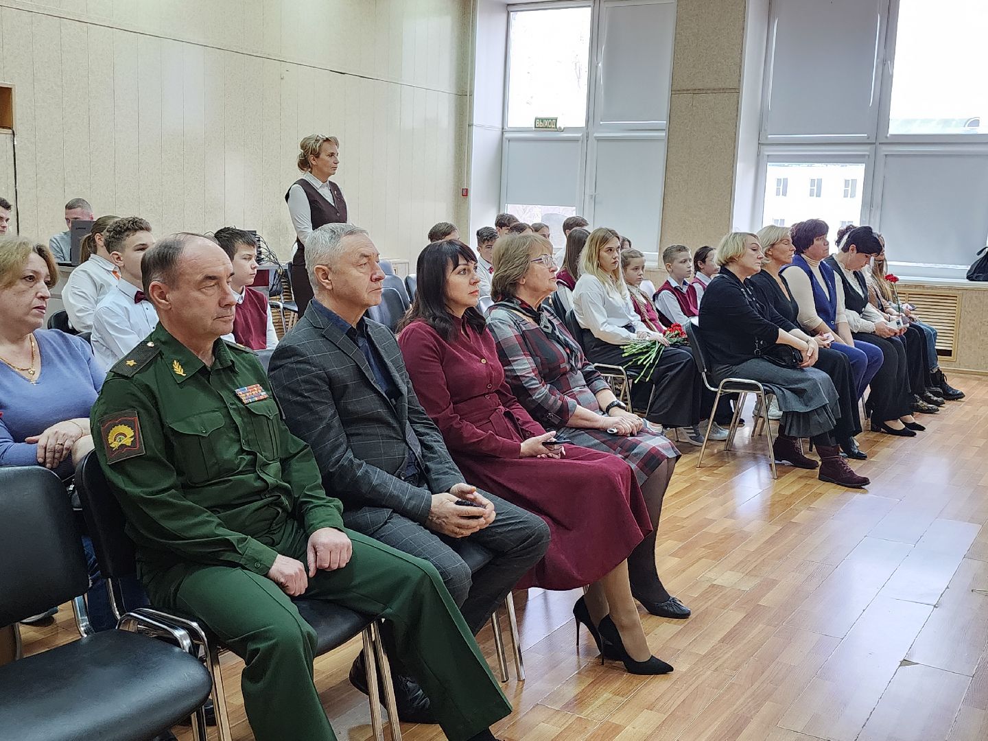 серпухов, подмосковье, парта героя, гимназия 1, память,