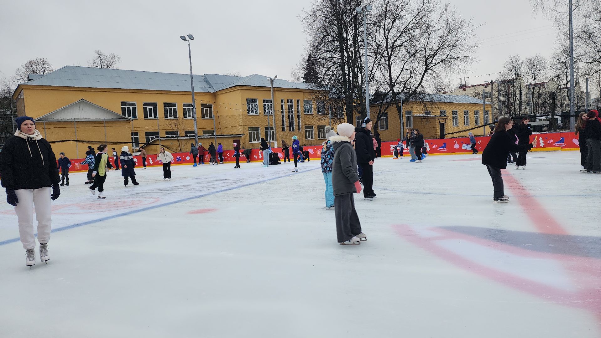 вертикалки, пушкино, первый день зимы, праздник, каток в парке, открытие катка, жители, коньки,