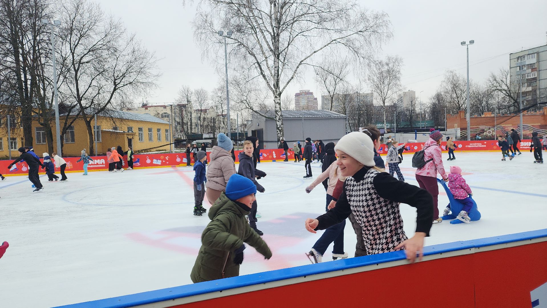 вертикалки, пушкино, первый день зимы, праздник, каток в парке, открытие катка, жители, коньки,