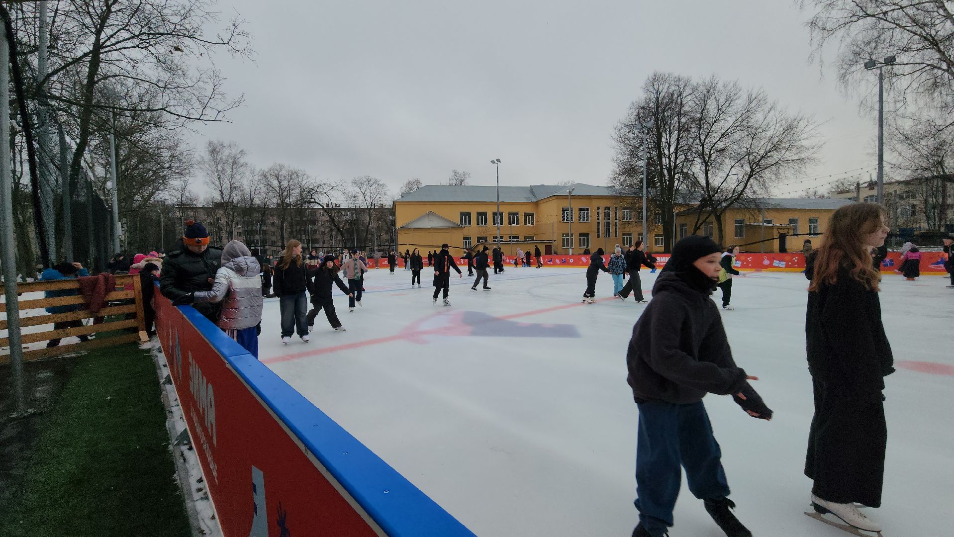 вертикалки, пушкино, первый день зимы, праздник, каток в парке, открытие катка, жители, коньки,
