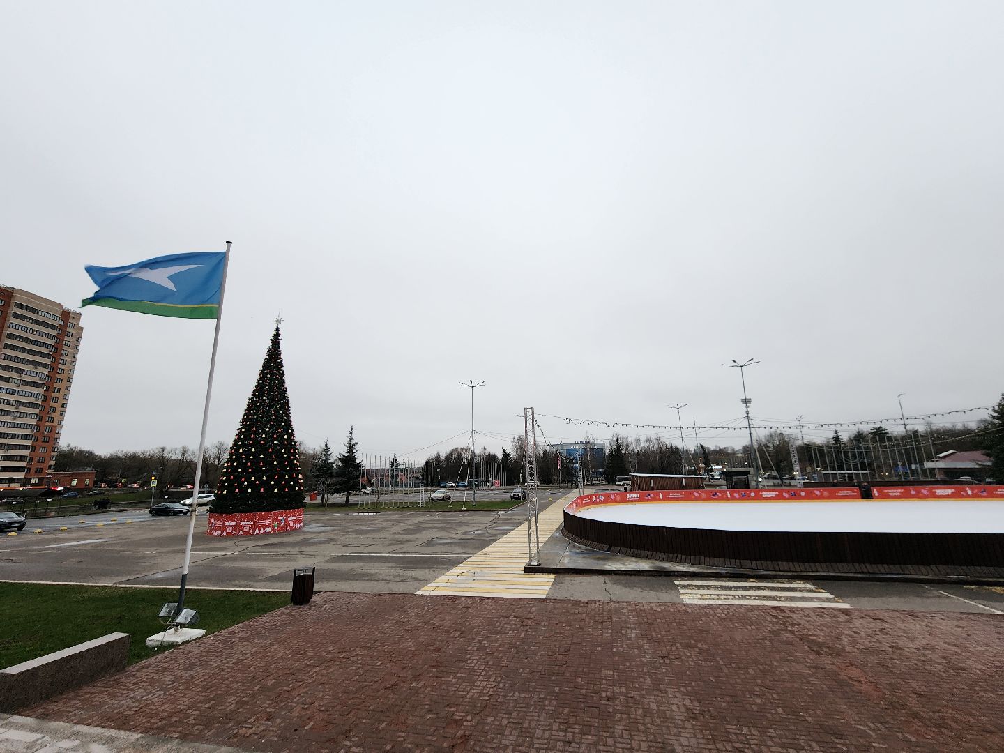 Чехов, Советская площадь, новогодняя елка, встреча с Дедом Морозом, акция Елка желаний, ледовый каток, Зима в Подмосковье, глава округа Михаил Собакин, вертикалки,