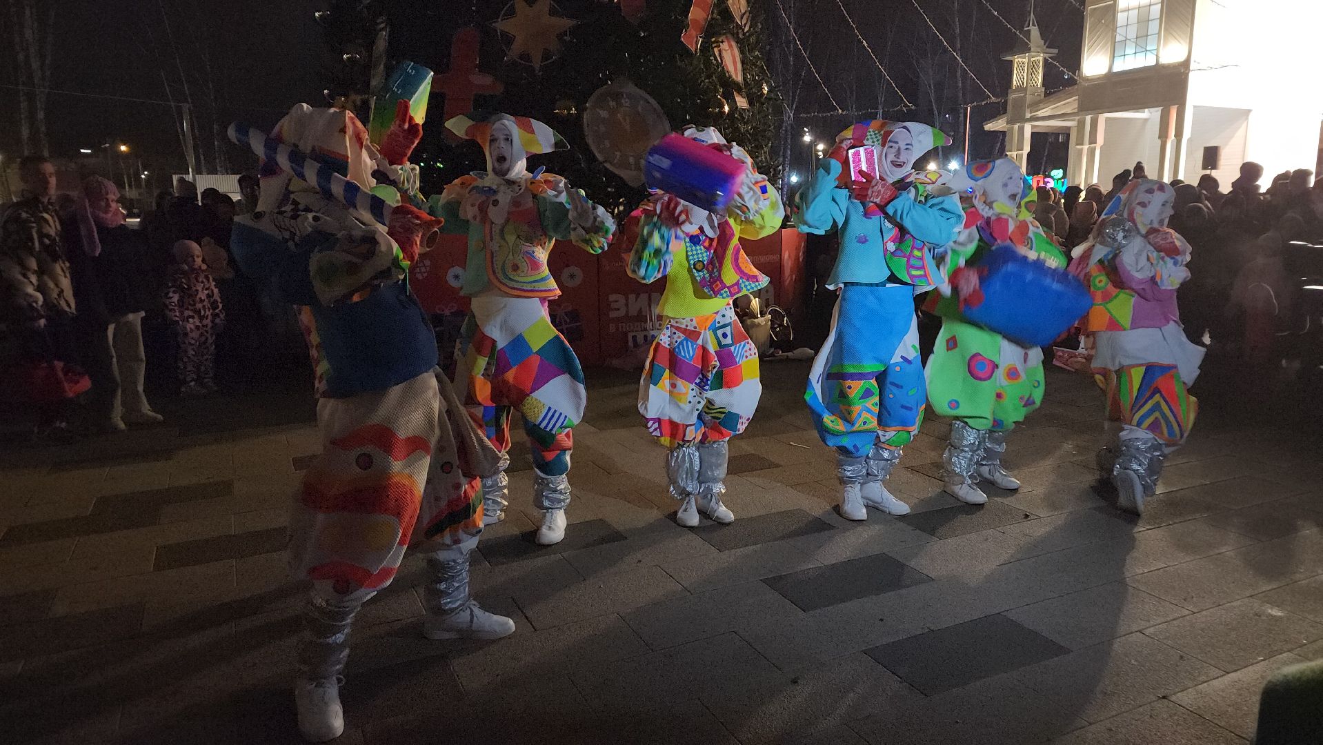 вертикалки, пушкино, центральный парк, зима в подмосковье, концерт, шоу, зрители, театр,