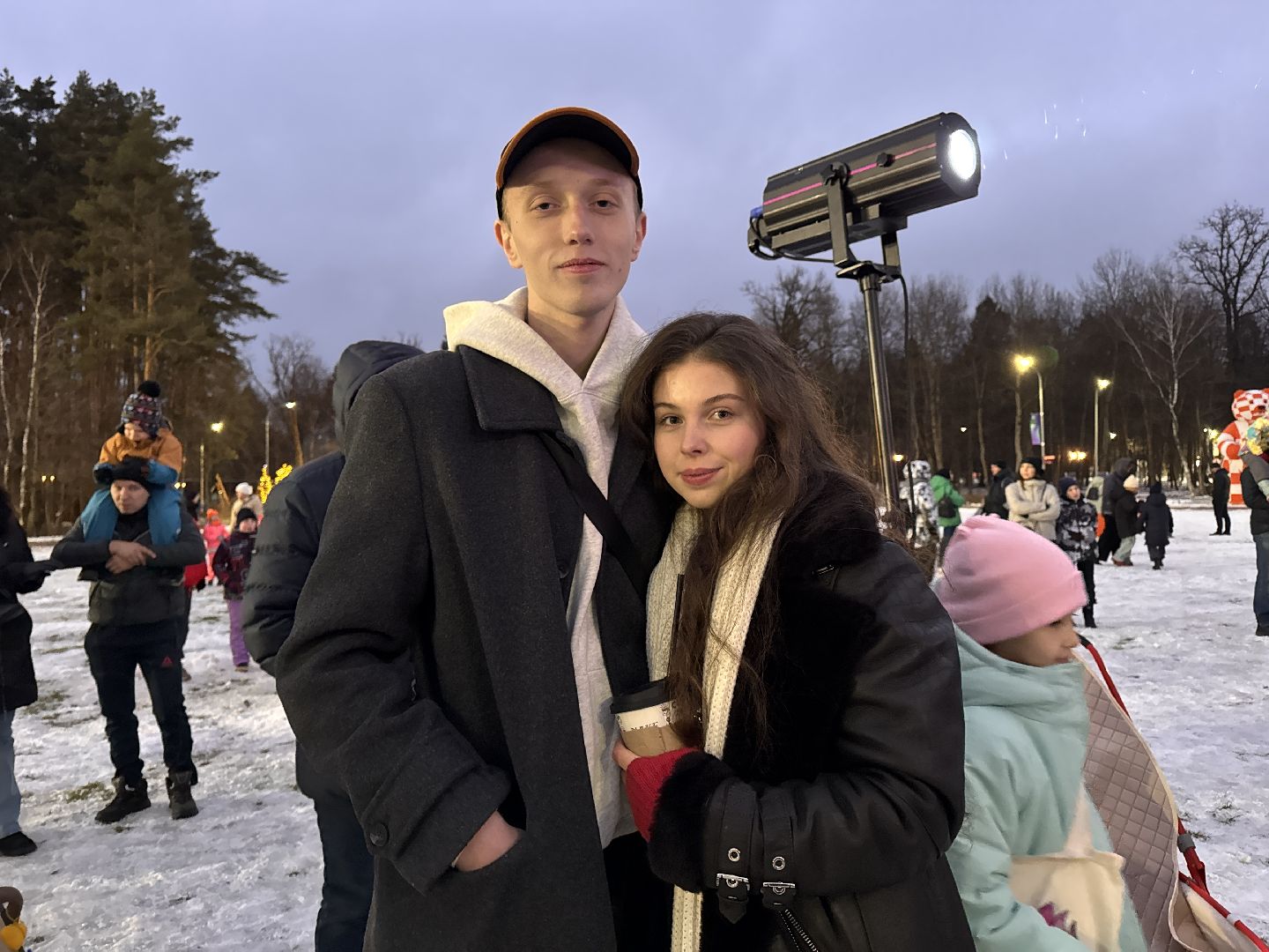 зима в подмосковье, Одинцовский парк, Вертикалка, Главная елка Одинцова, вертикальное видео,