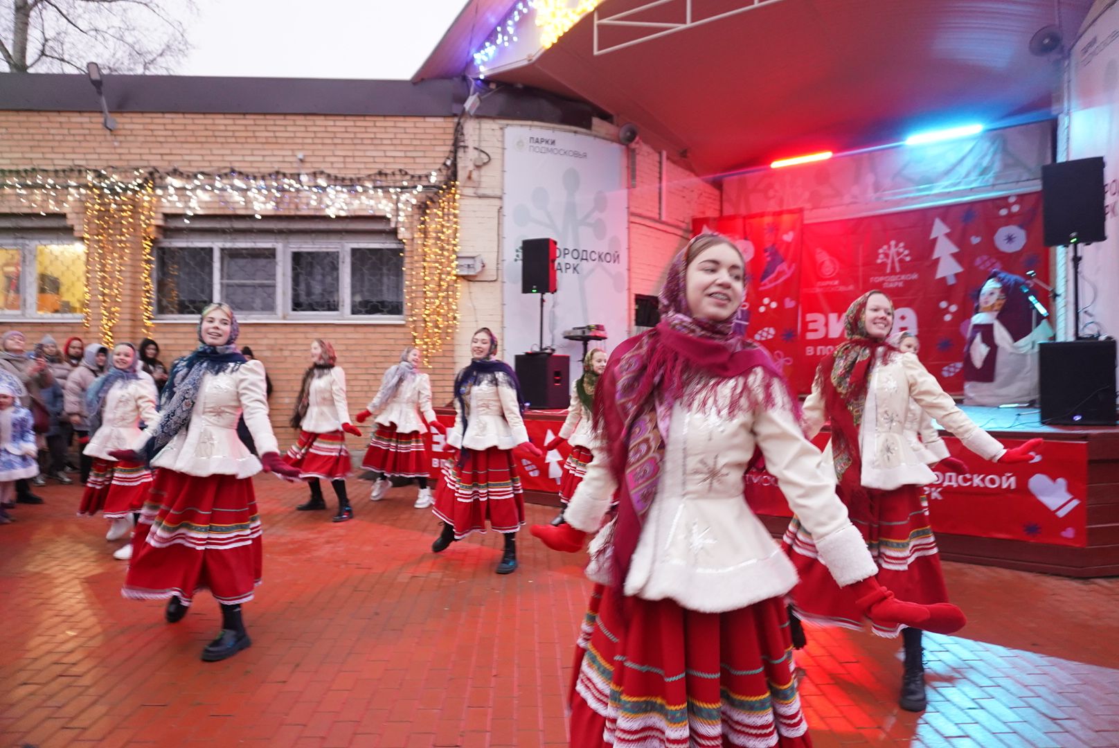 Павловский Посад, Городской округ Павловский Посад, зима в подмосковье, Парк, Праздник, Зима, вертикалка, вертикальное видео алка,