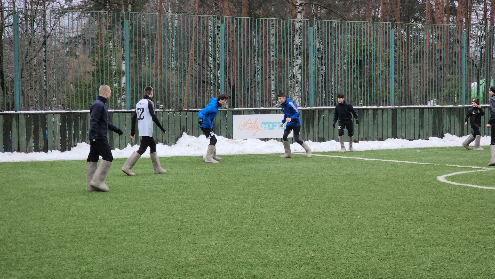 красногорск, зима в подмосковье, футбол в валенках, детский городок сказочный,