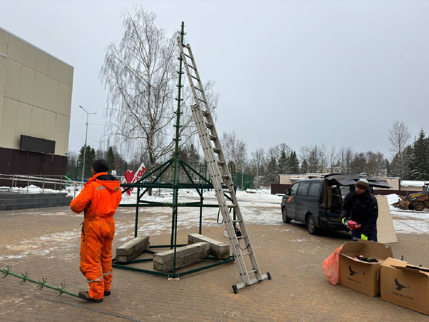 центральная площадь, городской округ восход, установка елки, вертикалки,