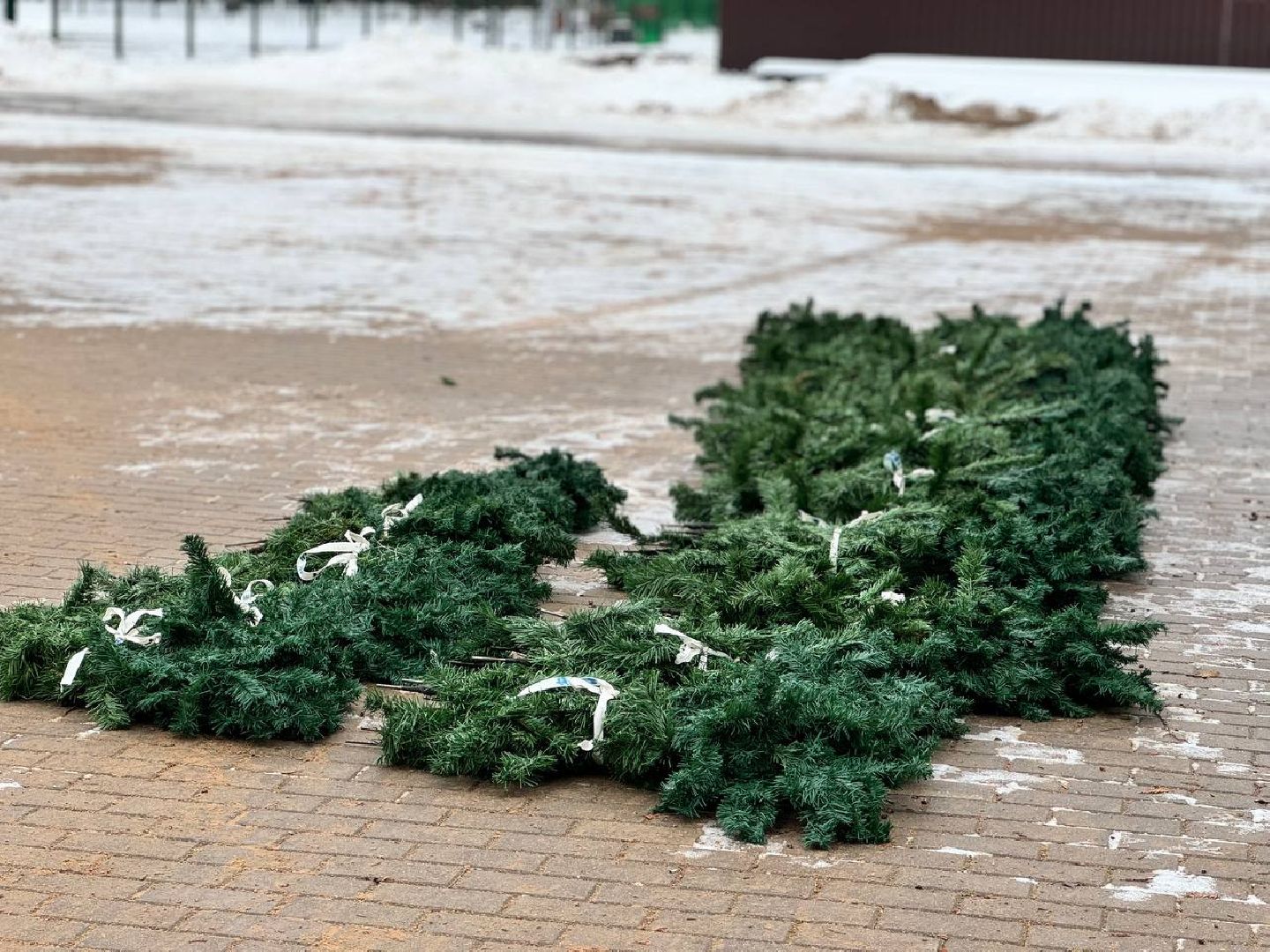 центральная площадь, городской округ восход, установка елки, вертикалки,