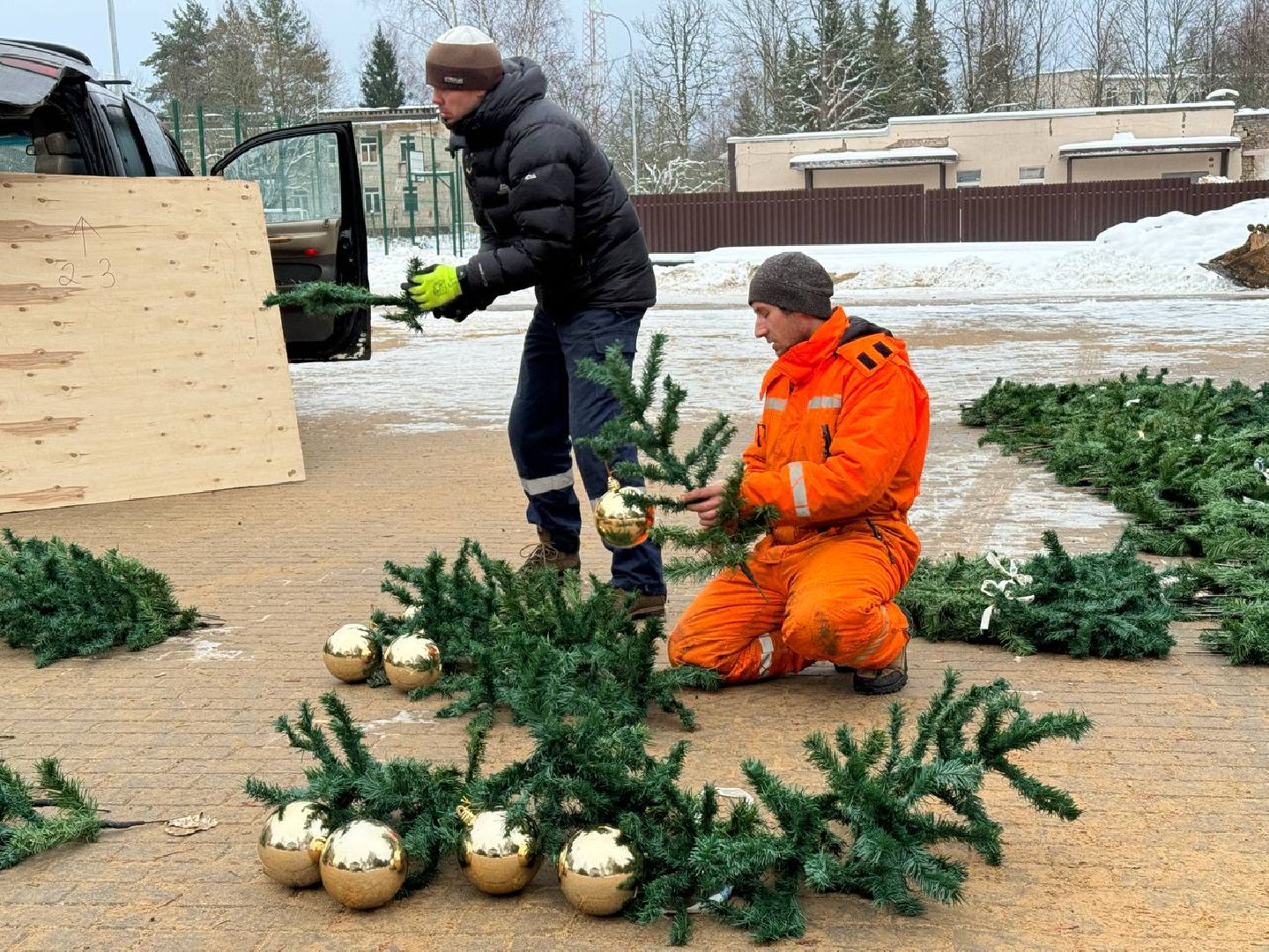 центральная площадь, городской округ восход, установка елки, вертикалки,