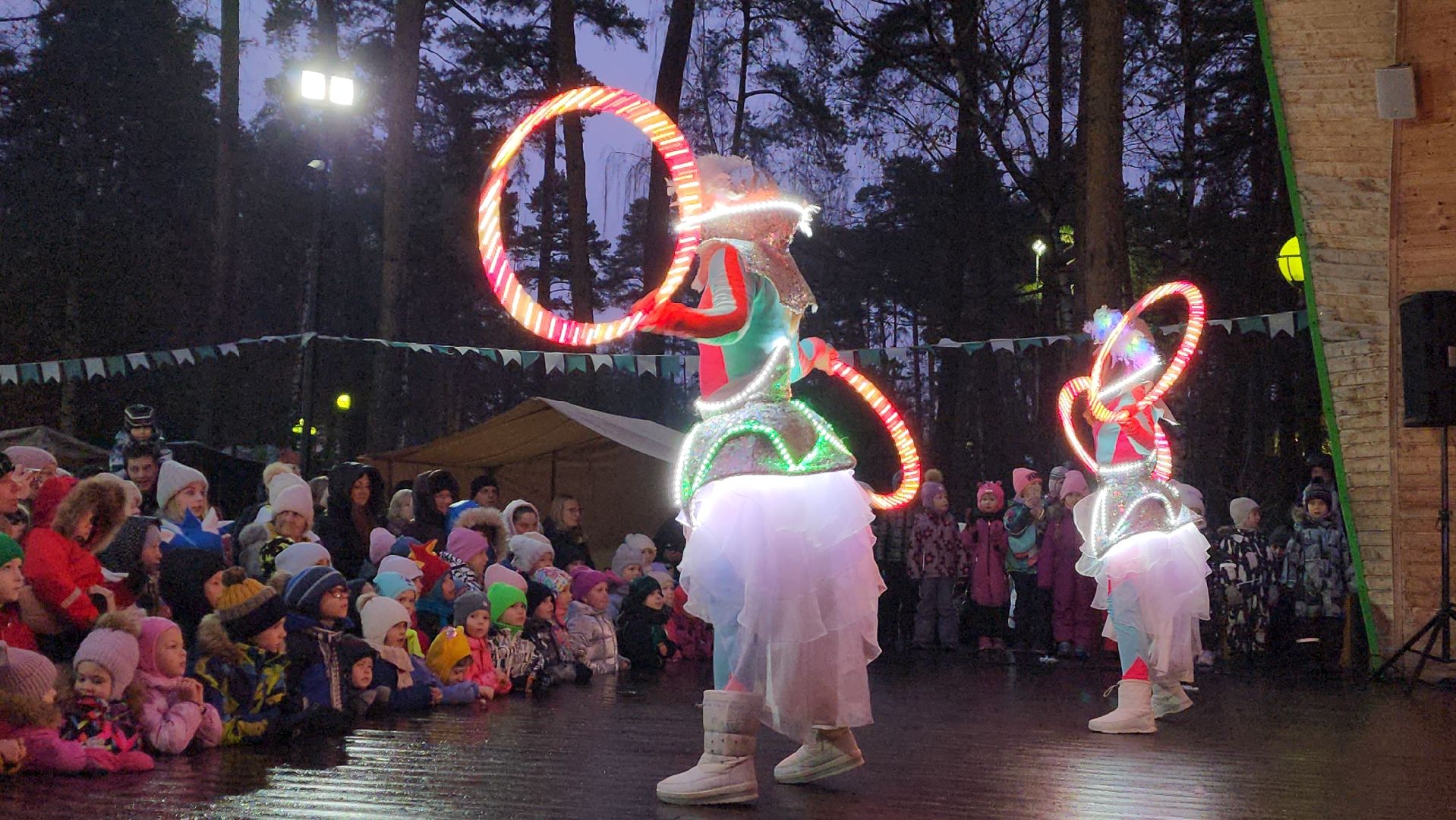 красногорск, зима в подмосковье, детский городок сказочный, световое шоу, дед мороз, елочка зажгись,