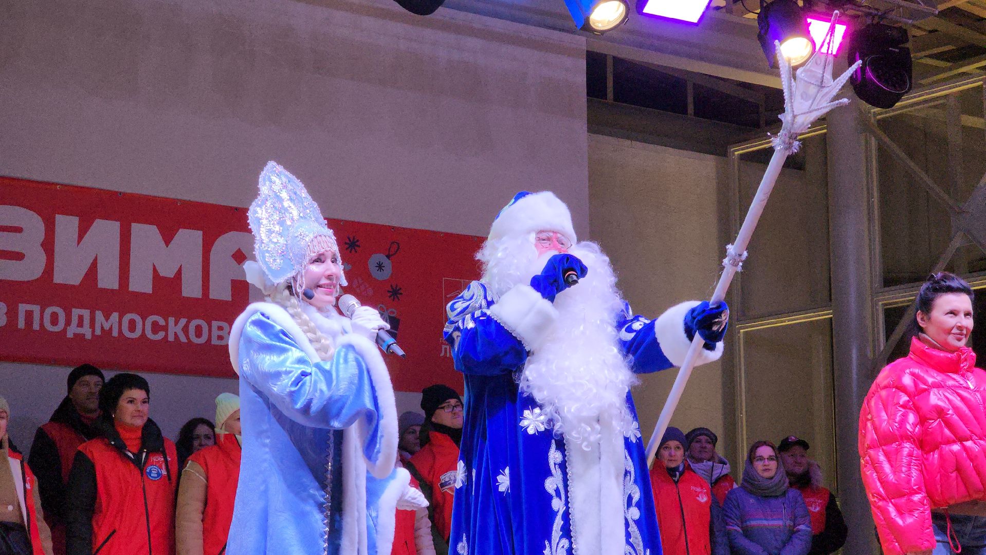 Зима, дед мороз и снегурочка, Лобня, Елка, Зима в Подмосковье, вертикалки,