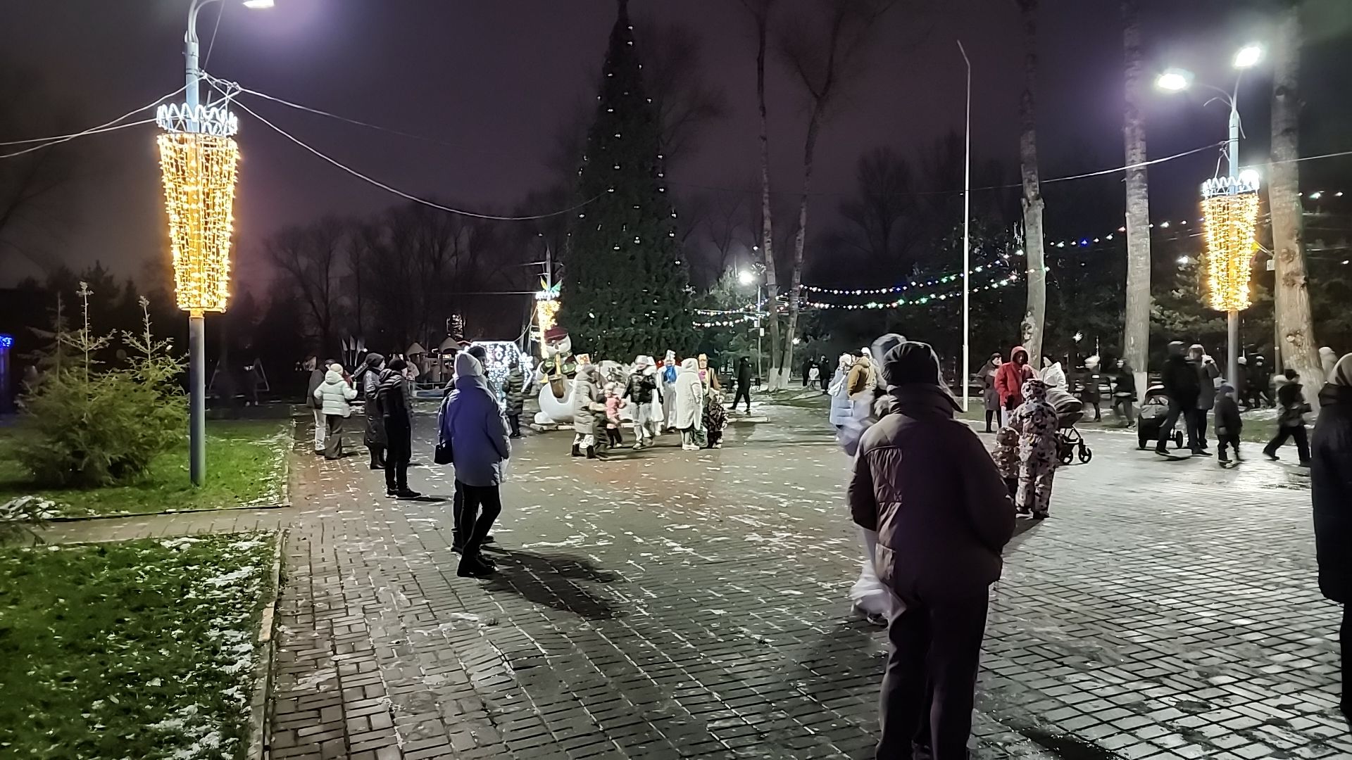 ступино, зима в подмосковье, зажжение огней на елке, вертикалки,