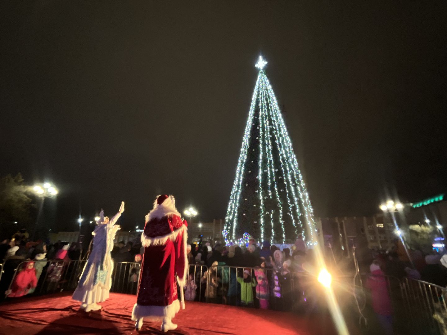вертикальное видео, наро-фоминск, цдк звезда, дед мороз и снегурочка, зима в Подмосковье, вертикалка