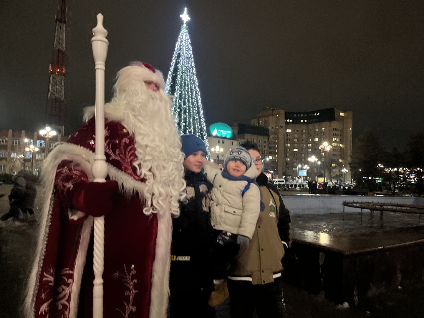 вертикальное видео, наро-фоминск, цдк звезда, дед мороз и снегурочка, зима в Подмосковье, вертикалка
