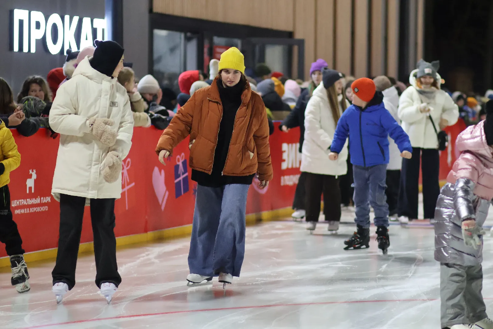 вертикальное видео, наро-фоминск, наро-фоминский городской округ, кск нара, каток в наро-фоминске, зима в подмосковье,