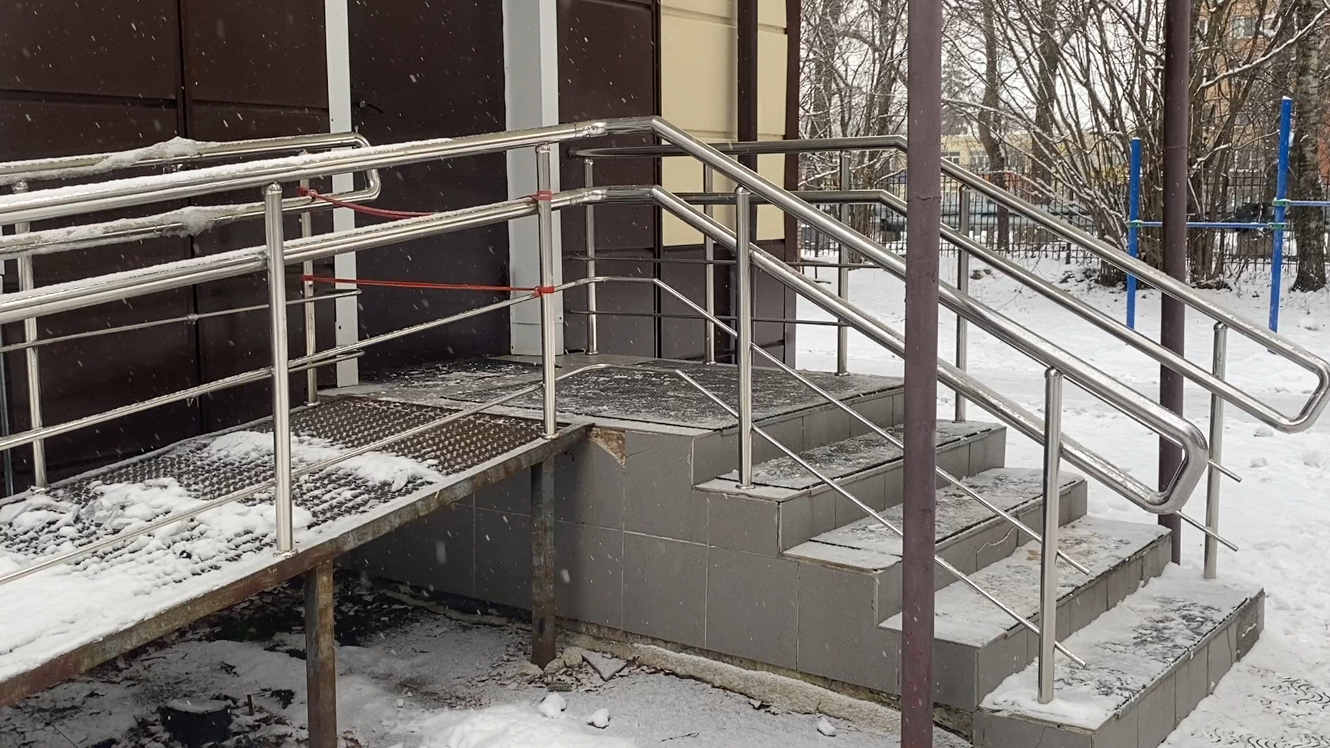 новое игровое оборудование, власиха школа попова, дошкольный корпус Поповки, Теремок школы Попова, МАФы для площадки,