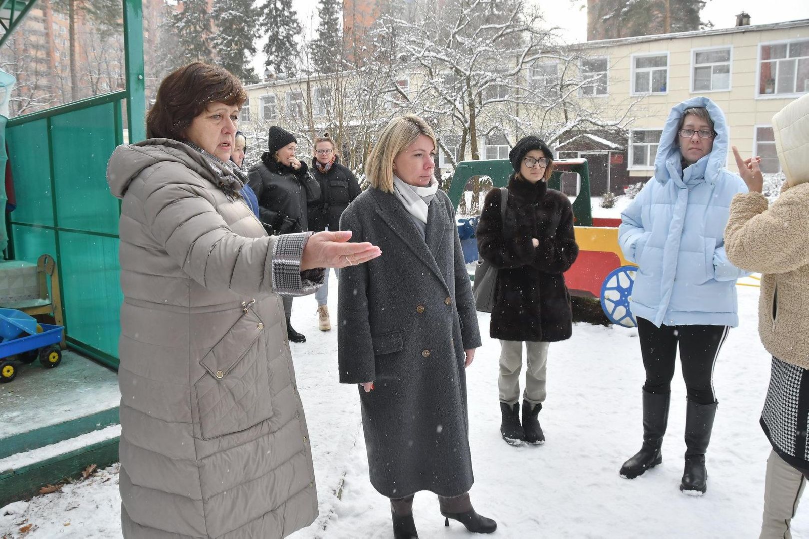 новое игровое оборудование, власиха школа попова, дошкольный корпус Поповки, Теремок школы Попова, МАФы для площадки,