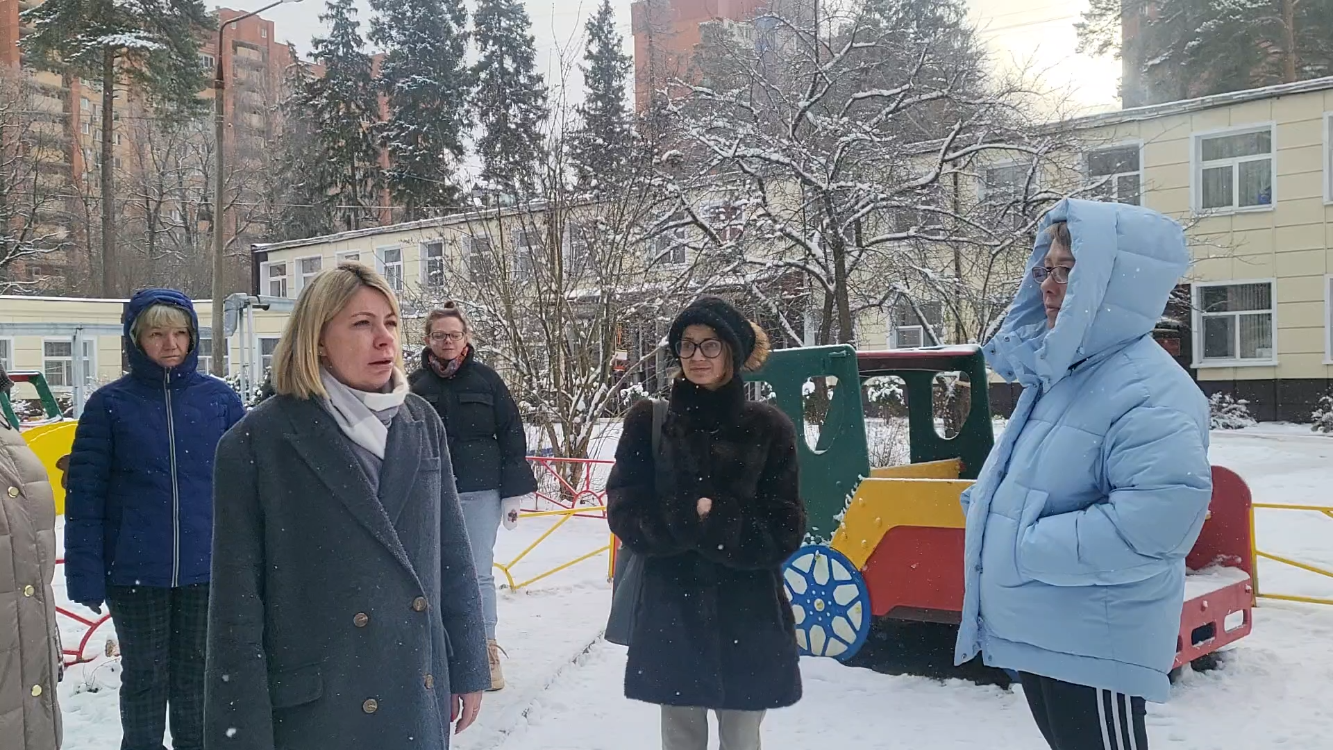 новое игровое оборудование, власиха школа попова, дошкольный корпус Поповки, Теремок школы Попова, МАФы для площадки,