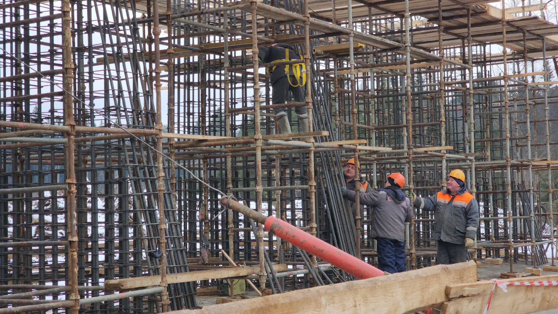 красногорск, пятницкое шоссе, строительство дороги, вертикальное видео,