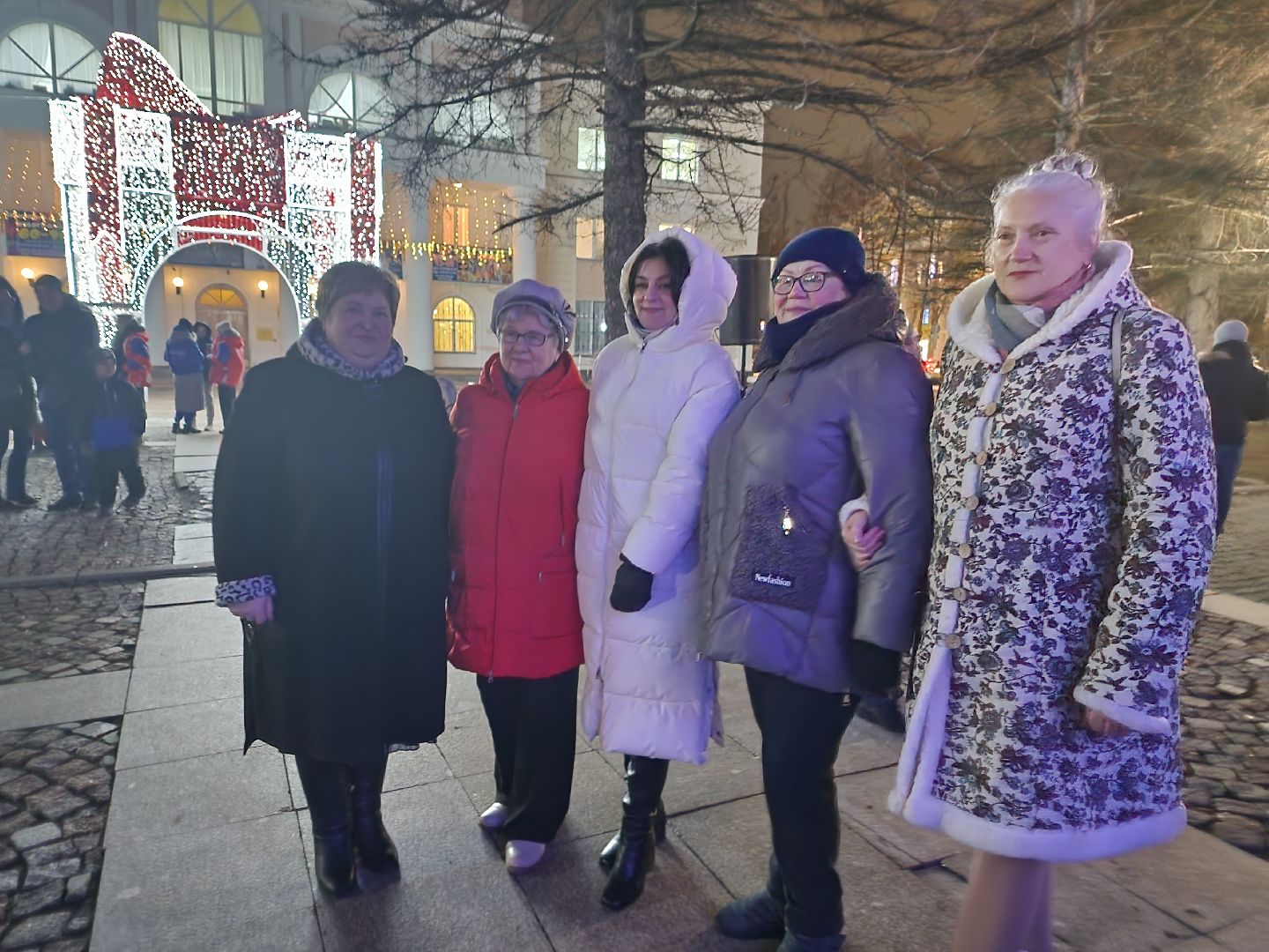 долгопрудный, Елки, церемония зажжения елок, дед мороз и снегурочка, вертикалки,