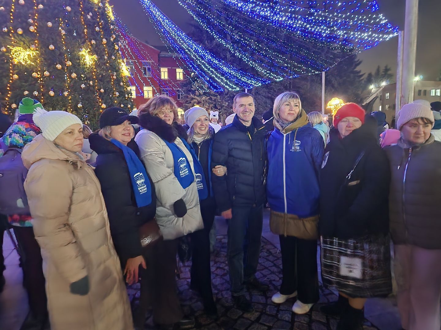 долгопрудный, Елки, церемония зажжения елок, дед мороз и снегурочка, вертикалки,