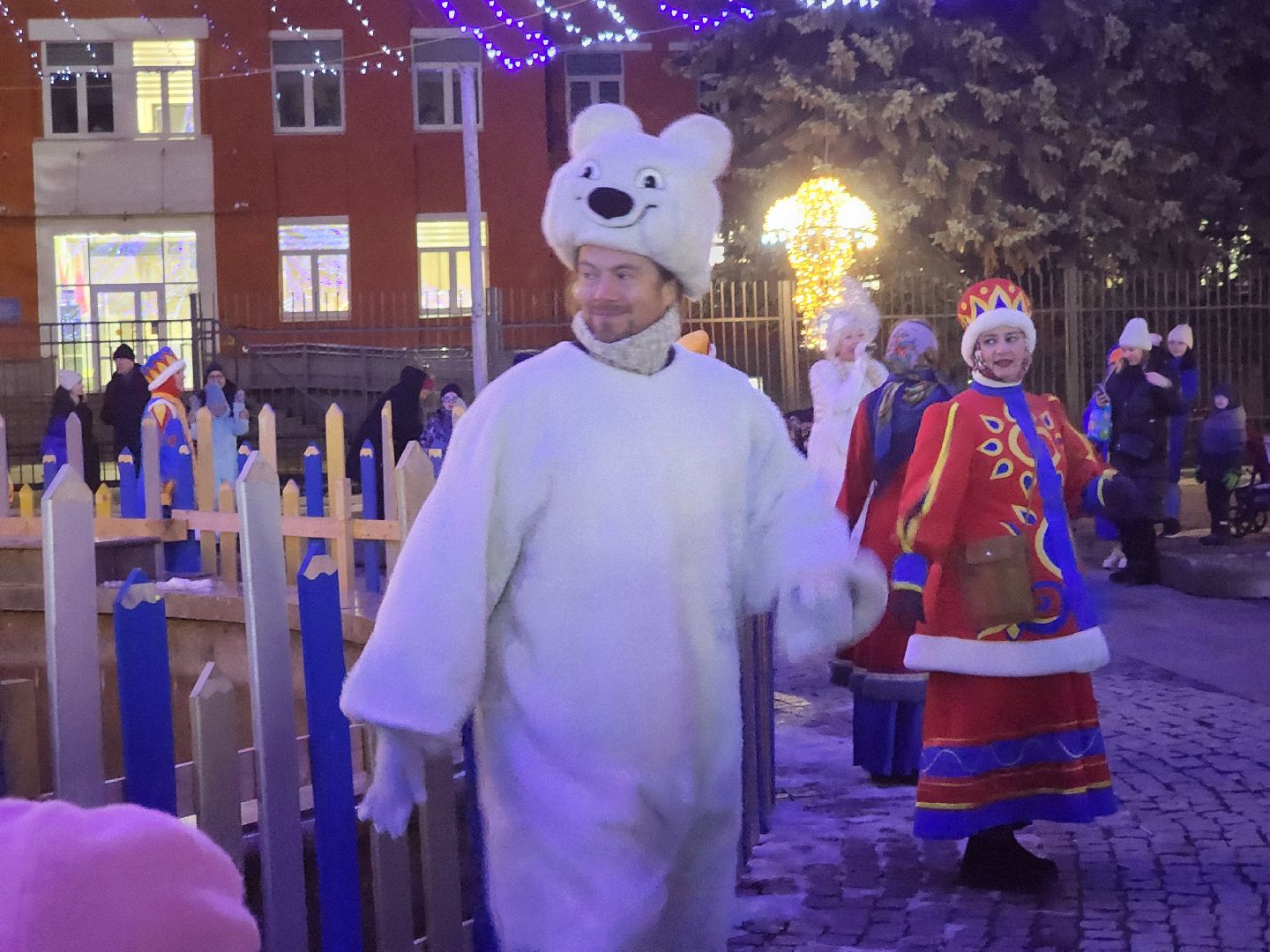 долгопрудный, Елки, церемония зажжения елок, дед мороз и снегурочка, вертикалки,