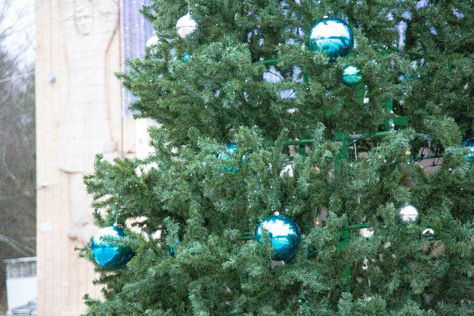 елка, площадь, зимний сезон, сказочные герои, дед мороз, вертикалки,