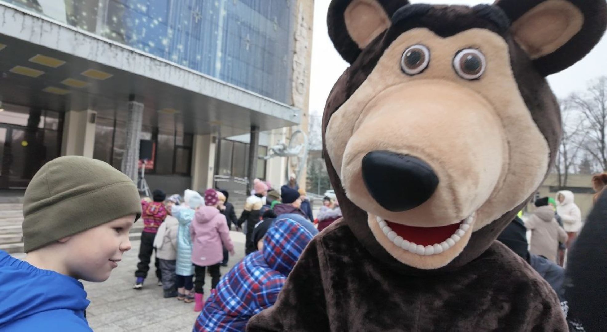 елка, площадь, зимний сезон, сказочные герои, дед мороз, вертикалки,